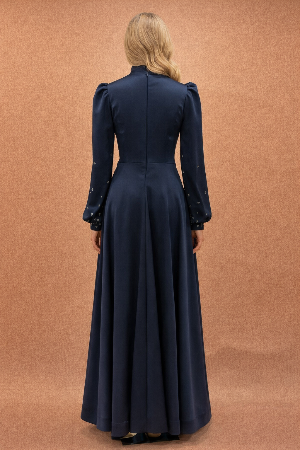 Lacivert Taş Serpme Yüksek Yaka Abiye